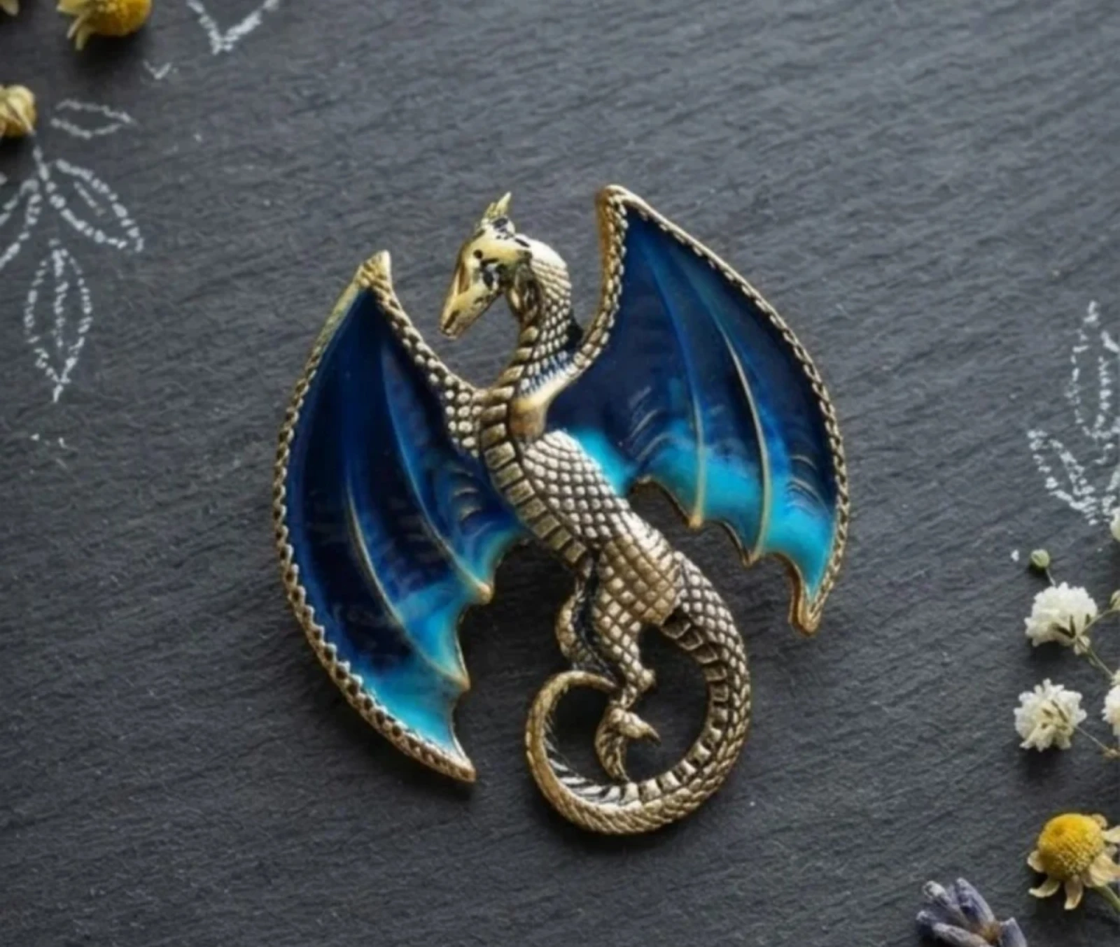 Broche de dragón